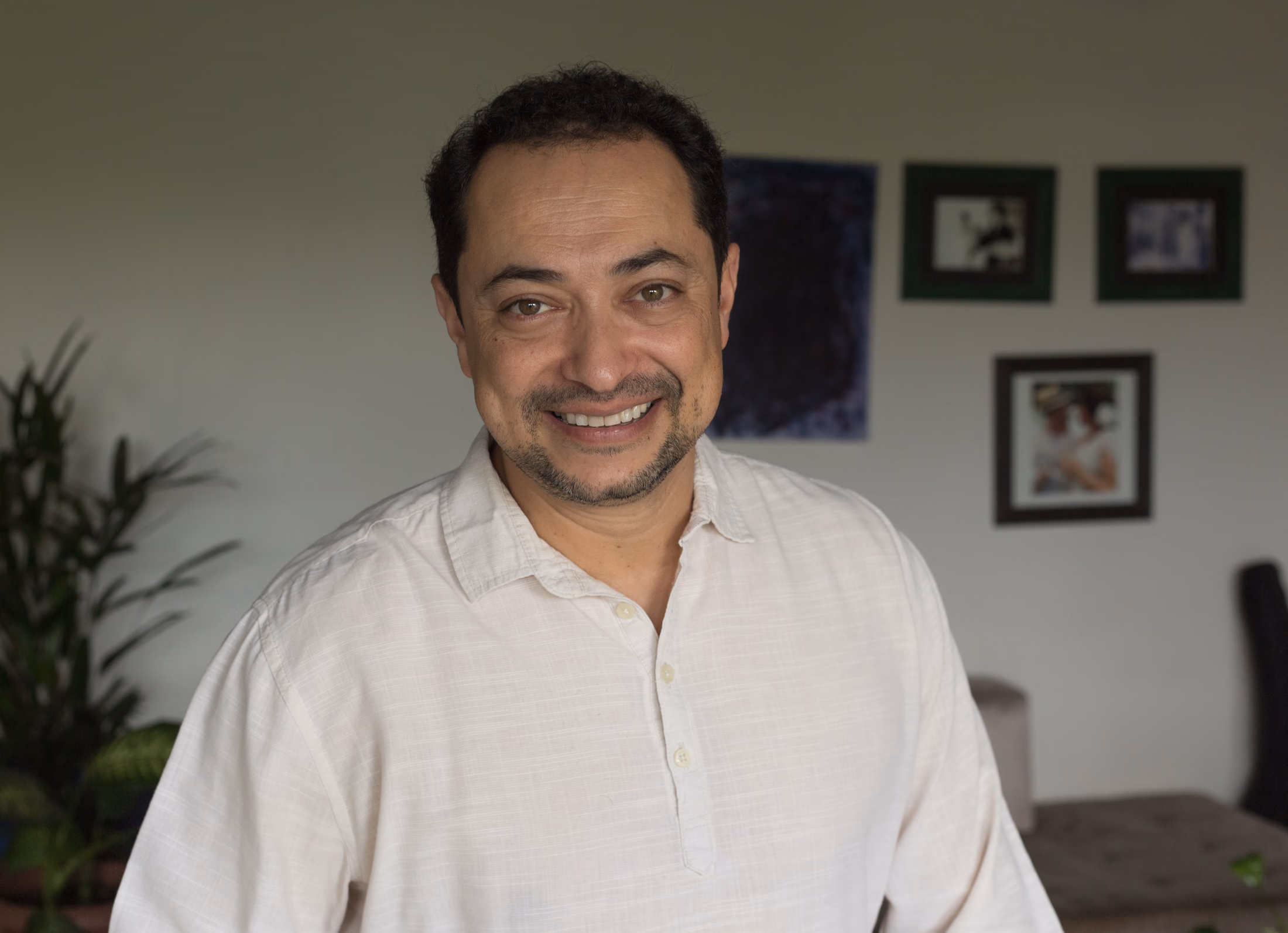 Rafael Peixoto em seu espaço de atendimento